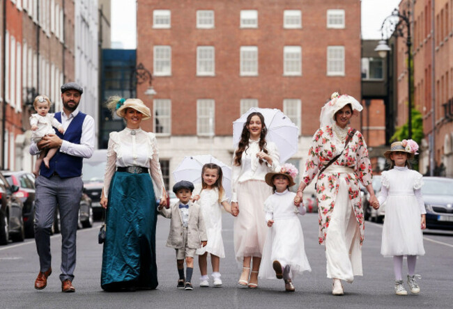 retransmitting-correcting-date-great-grand-nieces-and-nephews-of-james-joyce-from-left-georgia-lucia-joyce-1-barry-joyce-nicole-joyce-freddie-joyce-moran-4-freya-joyce-5-ella-joyce-ruby-j