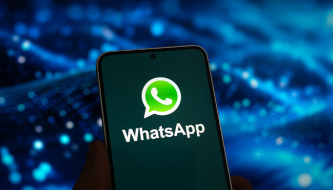 whatsapp-messanger-displayed-on-mobile-device