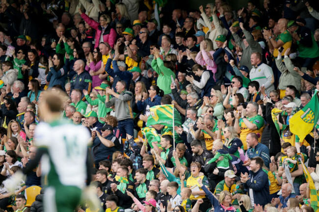 donegal-fans-celebrates-their-sides-first-goal