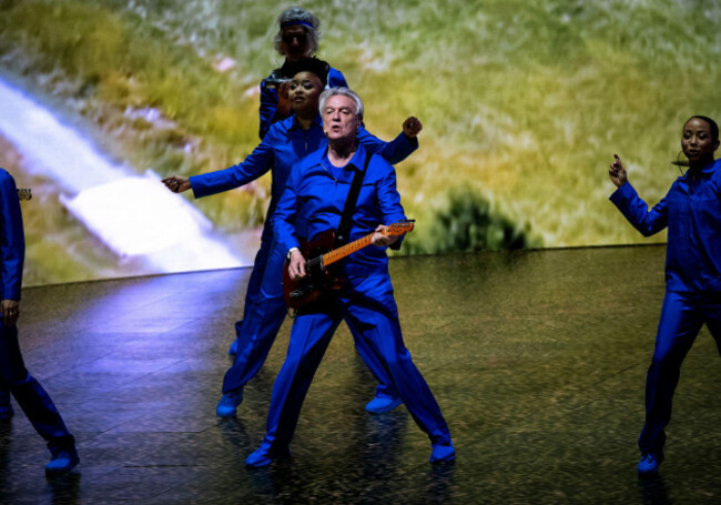 david-byrne-performs-at-the-auditorium-theatre-on-tuesday-oct-28-2025-in-chicago-photo-by-e-jason-wambsganschicago-tribunetnssipa-usa