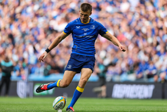 sam-prendergast-kicks-a-conversion