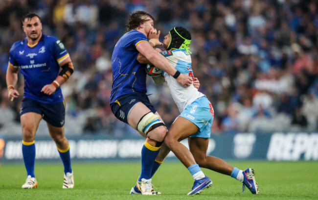 kurt-lee-arendse-tackled-by-joe-mccarthy
