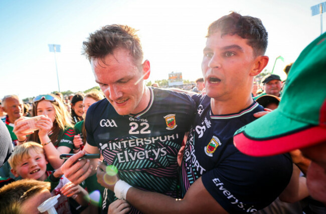 matthew-ruane-celebrates-after-the-game-with-tommy-conroy
