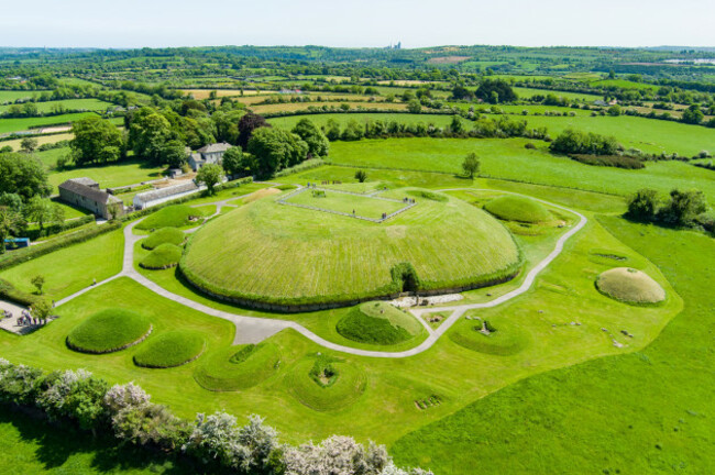 aerialviewofknowththelargestandmostremarkableancient