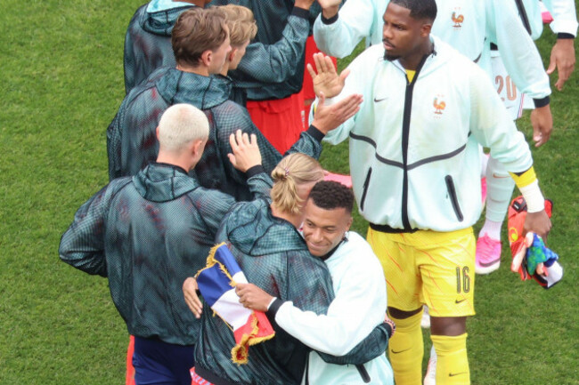 norways-erling-haaland-9-left-hugs-frances-kylian-mbappe-10-during-the-world-cup-group-i-soccer-match-between-norway-and-france-in-foxborough-mass-near-boston-friday-june-26-2026-ap-ph