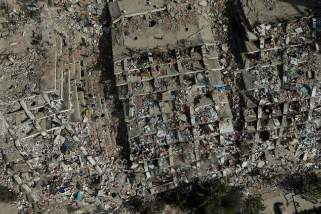 damaged-buildings-are-seen-three-days-after-earthquakes-struck-in-la-guaira-venezuela-saturday-june-27-2026-ap-photomatias-delacroix
