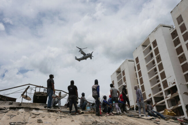 a-u-s-aircraft-flies-over-an-area-struck-by-earthquakes-in-la-guaira-venezuela-sunday-june-28-2026-ap-photomatias-delacroix