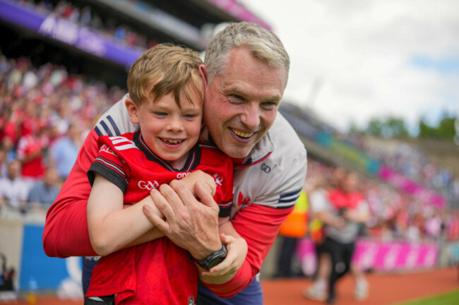 gavin-devlin-celebrates-with-his-son-niall-after-the-game