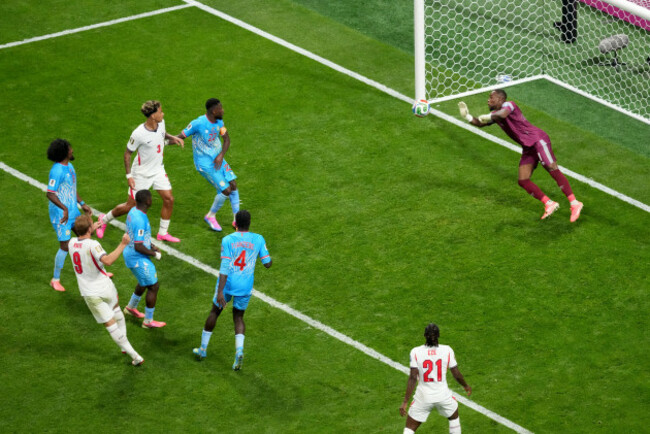 englands-harry-kane-left-scores-his-sides-first-goal-during-the-fifa-world-cup-round-of-32-match-at-atlanta-stadium-picture-date-wednesday-july-1-2026