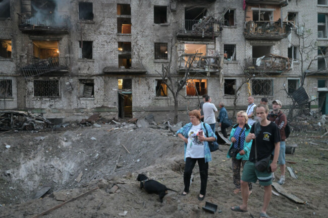 people-look-at-the-site-of-a-russian-missile-strike-that-hit-a-residential-building-in-kyiv-ukraine-thursday-july-2-2026-ap-photodanylo-antoniuk