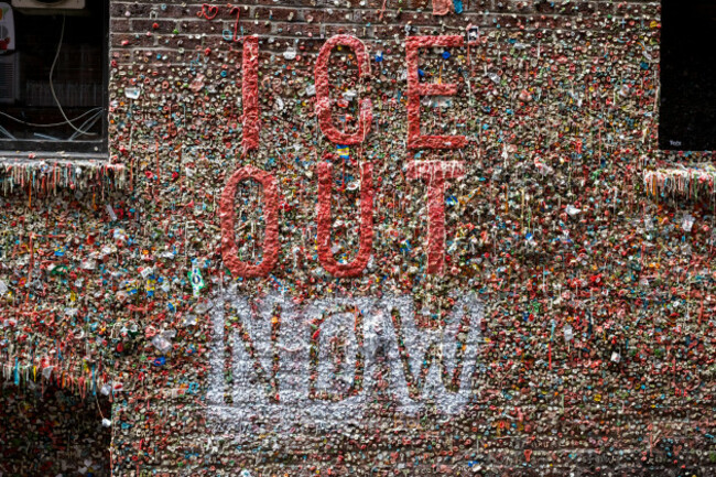 seattle-usa-15th-jun-2026-ice-out-now-written-on-the-seattle-gum-wall-at-pike-place-market-thousands-of-fans-are-flooding-the-city-for-the-belgium-vs-egypt-fifa-world-cup-game-credit-james-ander