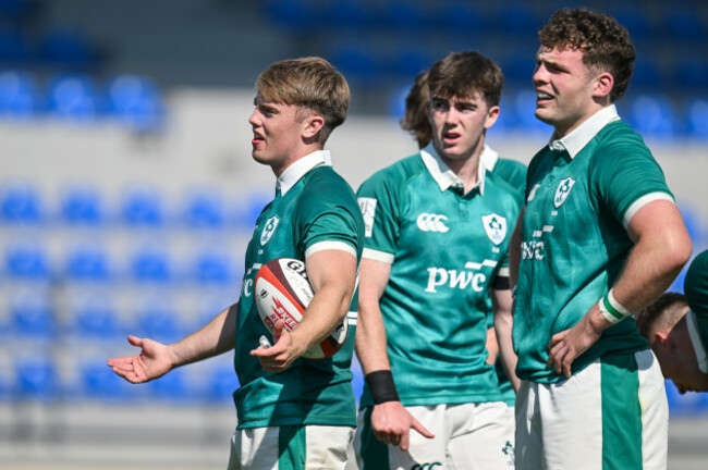 charlie-oshea-celebrates-with-teammates-after-scoring-his-sides-second-try-of-the-match