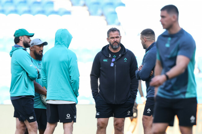 robbie-henshaw-bundee-aki-and-andy-farrell-with-stuart-mccloskey
