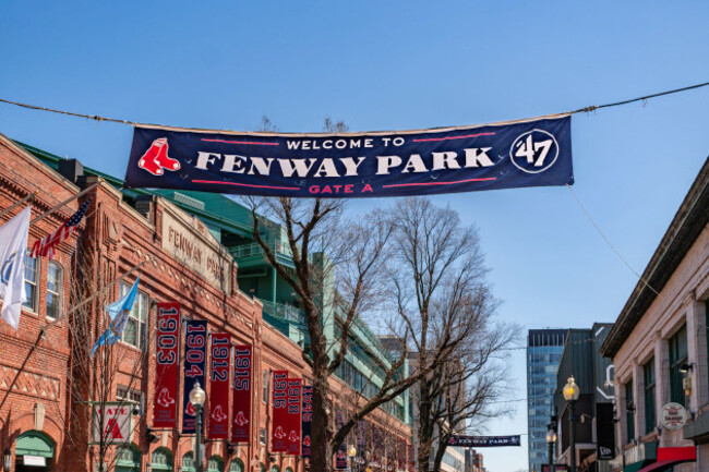 boston-ma-us-april-8-2026-the-kenmore-square-neighborhood-is-home-to-the-famous-fenway-park-baseball-stadium