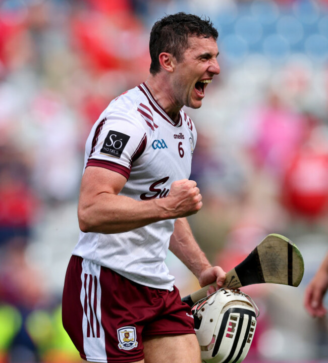 daithi-burke-celebrates-winning-the-match