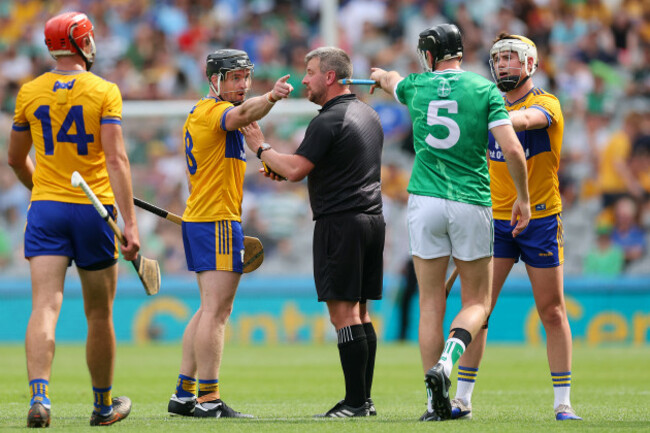 tony-kelly-argues-with-diarmaid-byrnes