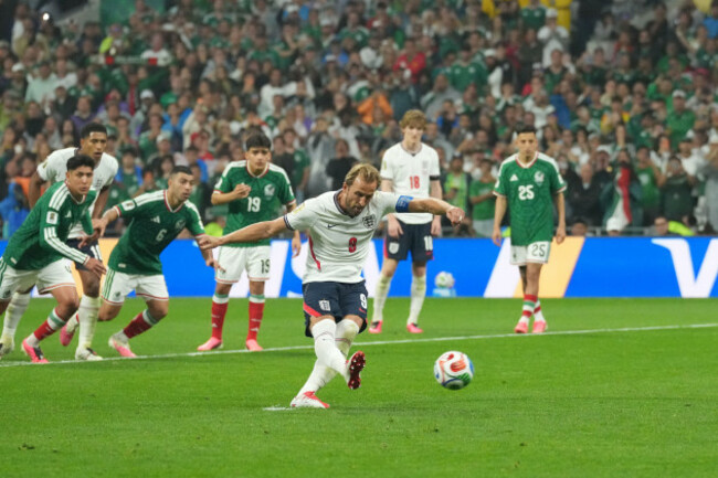 englands-harry-kane-scores-their-sides-third-goal-of-the-game-from-a-penalty-during-the-fifa-world-cup-round-of-16-match-at-mexico-city-stadium-mexico-picture-date-sunday-july-5-2026