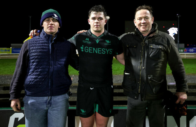 billy-bohan-with-his-brother-jamie-and-father-enda-after-the-match