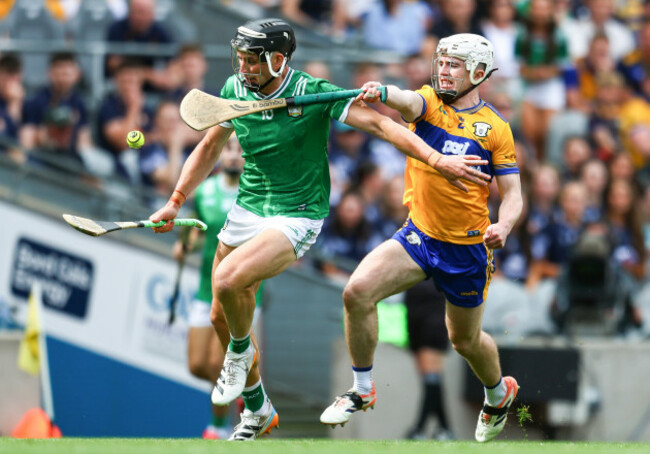 gearoid-hegarty-is-tackled-by-adam-hogan