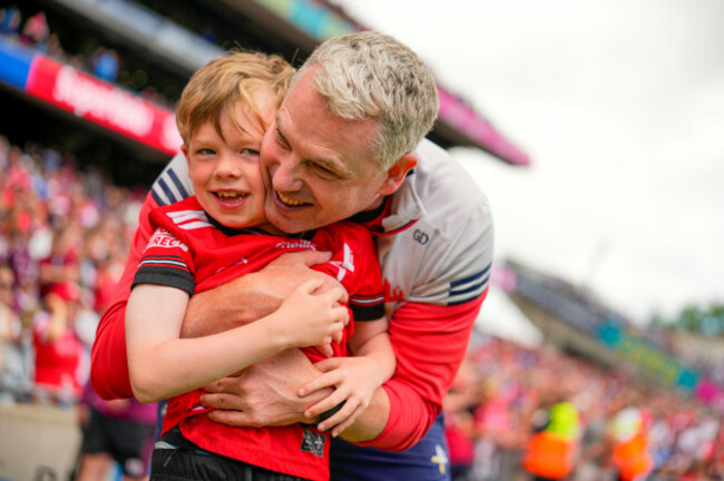 gavin-devlin-celebrates-with-his-son-niall-after-the-game