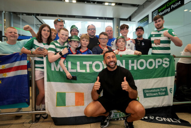 cape-verde-footballer-pico-lopes-poses-for-a-photo-with-shamrock-rovers-fans-as-he-returns-home-to-dublin-airport-after-taking-part-in-the-2026-fifa-world-cup-lopes-was-born-in-ireland-to-a-cape-verd