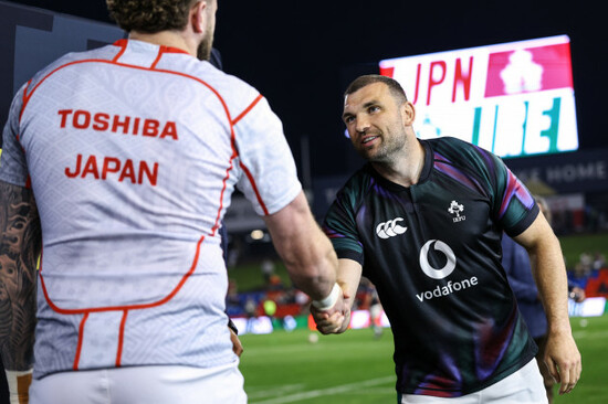 warner-dearns-and-tadhg-beirne-during-the-coin-toss
