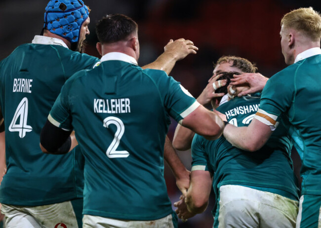 robbie-henshaw-celebrates-with-tadhg-beirne-ronan-kelleher-craig-casey-and-ciaran-frawley-after-he-scores-his-sides-3rd-try-of-the-match