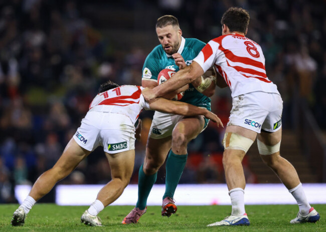 stuart-mccloskey-is-tackled-by-taira-main-and-jack-cornelsen