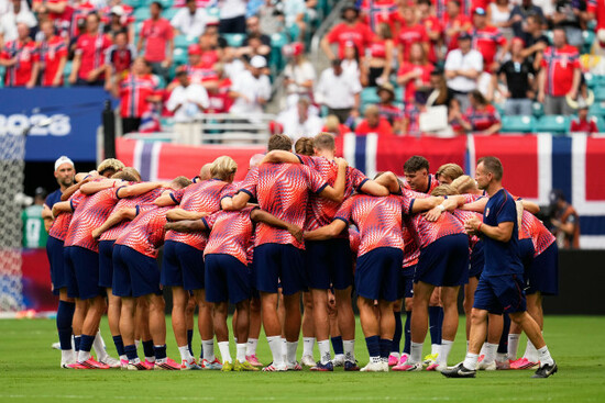 norway-players-huddle-before-the-world-cup-quarterfinal-soccer-match-between-norway-and-england-in-miami-gardens-fla-saturday-july-11-2026-ap-photogeorge-walker-iv