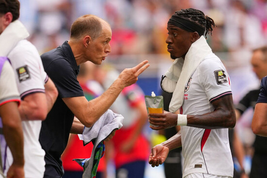 england-head-coach-thomas-tuchel-talks-to-noni-madueke-during-the-first-water-break-in-a-world-cup-quarterfinal-soccer-match-against-norway-in-miami-gardens-fla-saturday-july-11-2026-ap-photoj