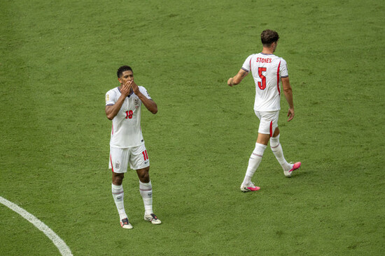 miami-gardens-united-states-11th-july-2026-jude-bellingham-of-england-celebrates-after-scoring-teams-first-goal-during-the-fifa-world-cup-2026-quarter-final-match-between-norway-and-england-at-mi