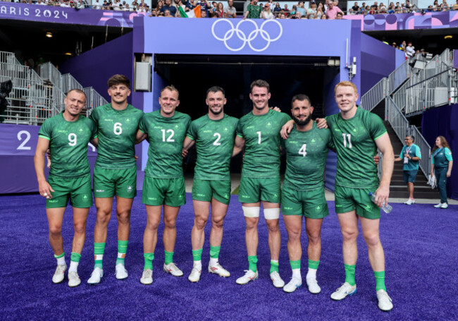 hugo-lennox-chay-mullins-niall-comerford-andrew-smith-jack-kelly-mark-roche-and-gavin-mullin-celebrate-after-the-game