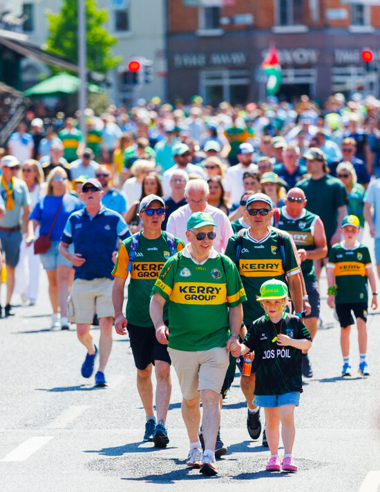 fans-make-their-way-to-croke-park