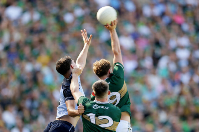 sean-obrien-scores-his-sides-second-goal
