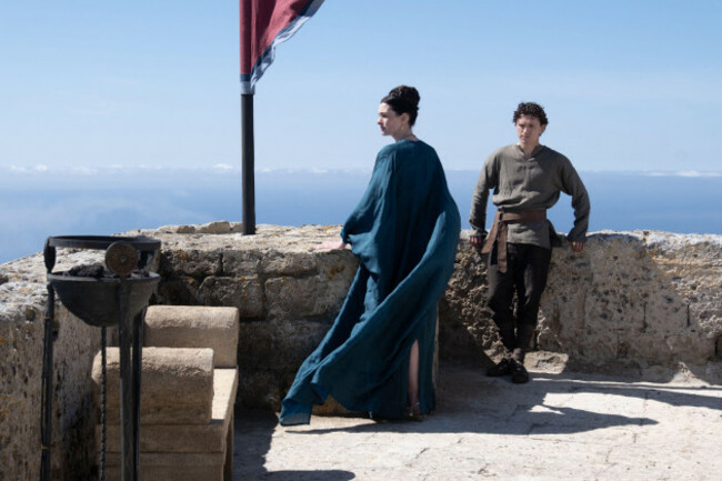anne-hathaway-and-tom-holland-in-the-odyssey-2026-directed-by-christopher-nolan-credit-syncopy-production-universal-pictures-album