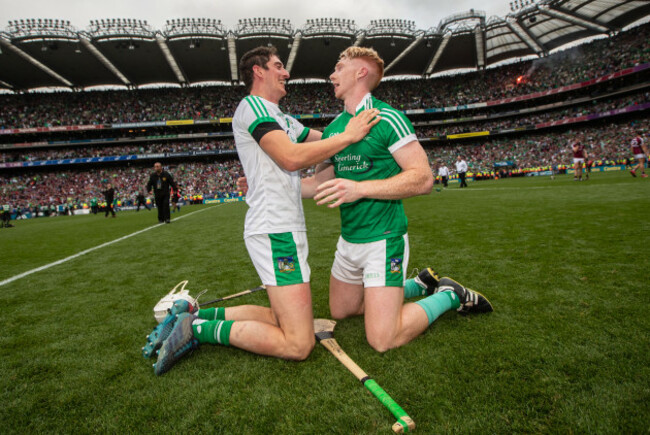 nickie-quaid-and-cian-lynch-celebrates-at-the-final-whistle