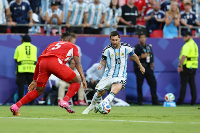 11th-july-2026-kansas-city-stadium-kansas-city-missouri-united-states-of-america-fifa-world-cup-football-argentina-versus-switzerland-lionel-messi-of-argentina-looks-to-make-a-move-on-manuel-aka