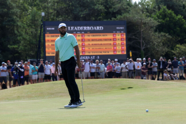 16th-july-2026-royal-birkdale-golf-club-southport-merseyside-england-the-open-championship-round-one-scottie-scheffler-usa-putting-for-birdie-on-the-4th-green