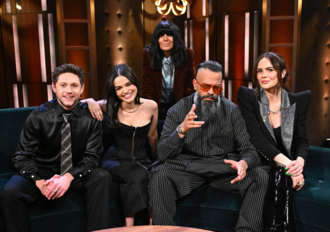 editorial-use-only-left-to-right-niall-horan-rachel-zegler-guz-khan-and-joanne-mcnally-with-host-claudia-winkleman-back-during-filming-for-the-claudia-winkleman-show-at-bbc-studioworks-6-televi