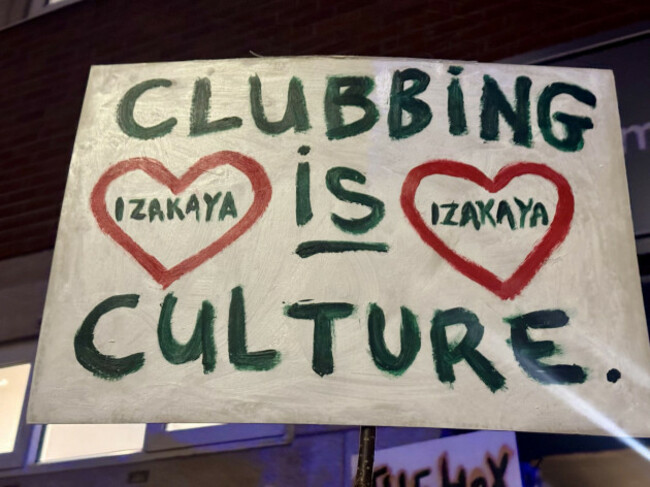 note-language-on-placards-people-attend-a-protest-outside-the-hoxton-hotel-in-dublin-objecting-to-an-injunction-the-hotel-on-exchequer-street-has-sought-against-a-late-night-venue-yamamori-izakaya-o