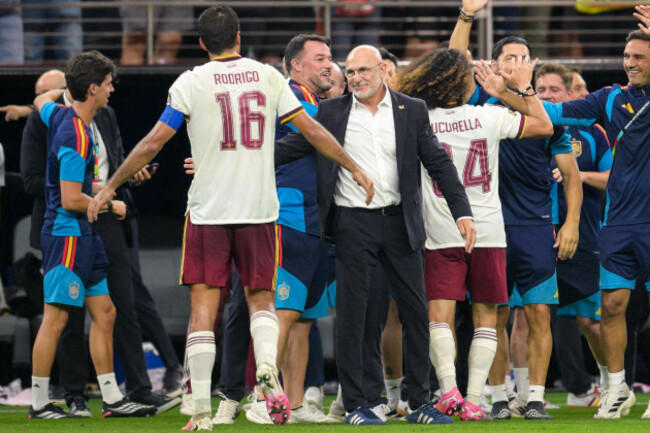 dallas-united-states-of-america-14-july-2026-jobel-castle-l-to-r-rodri-16-of-spain-head-coach-spain-luis-de-la-fuente-at-the-soccer-2026-world-cup-france-vs-spain-credit-passion2press-dema