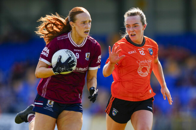siobhan-divilly-in-action-against-catherine-marley