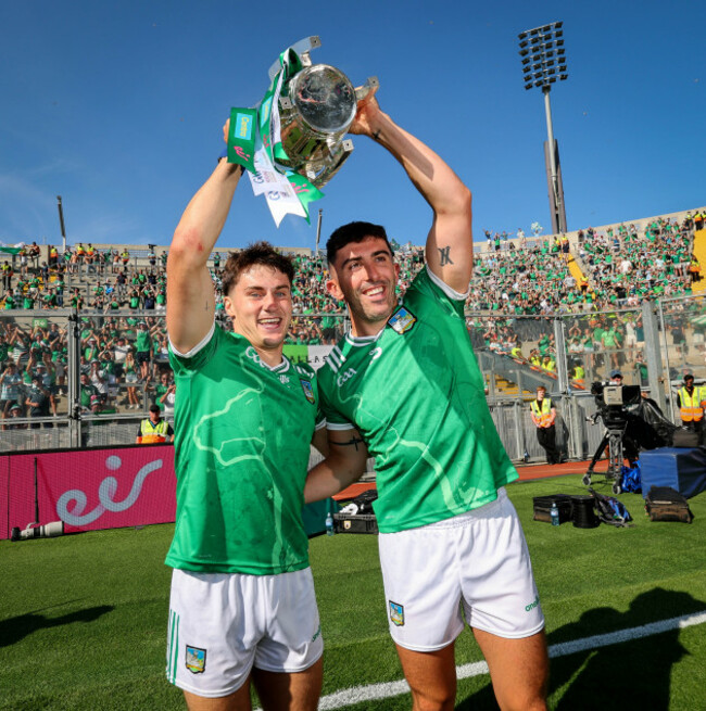 aaron-gillane-and-adam-english-celebrate-after-the-match