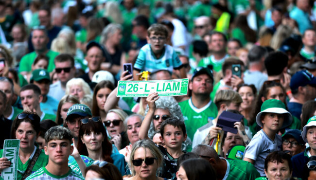 fans-during-the-homecoming