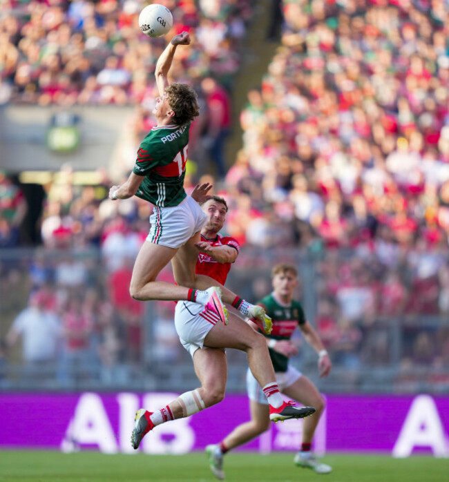 kobe-mcdonald-and-sam-mulroy-contest-a-kick-out