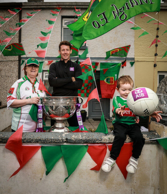 david-clarke-alongside-dorothy-mcdonnell-and-matthew-carr