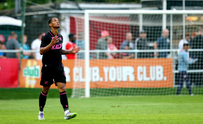 enrique-esono-celebrates-scoring-his-sides-first-goal
