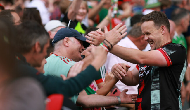 andy-moran-celebrates-with-fans-after-the-match