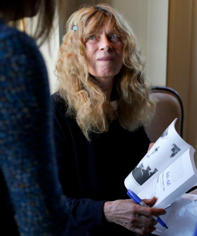 hold-for-story-by-mark-pratt-in-this-wednesday-april-13-2016-photo-roberta-bobbi-gibb-right-the-first-woman-to-run-the-entire-course-in-the-boston-marathon-signs-autographs-in-hopkinton-ma