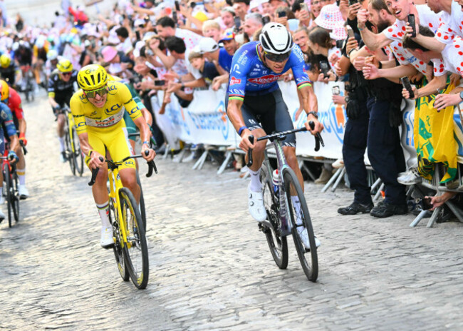 tour-de-france-2026-stage-21-thoiry-paris-champs-elysees-mathieu-van-der-poel-alpecin-premier-tech-attacking-on-the-climb-of-montmartre-credit-peter-godingalamy-live-news